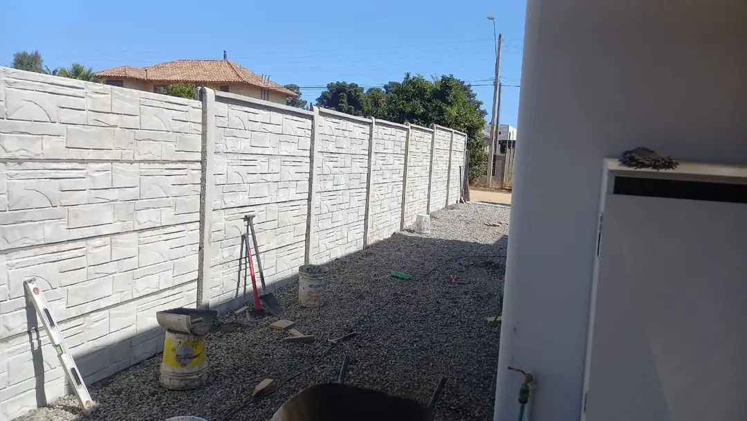 Pandereta instalada con relieve piedra laja